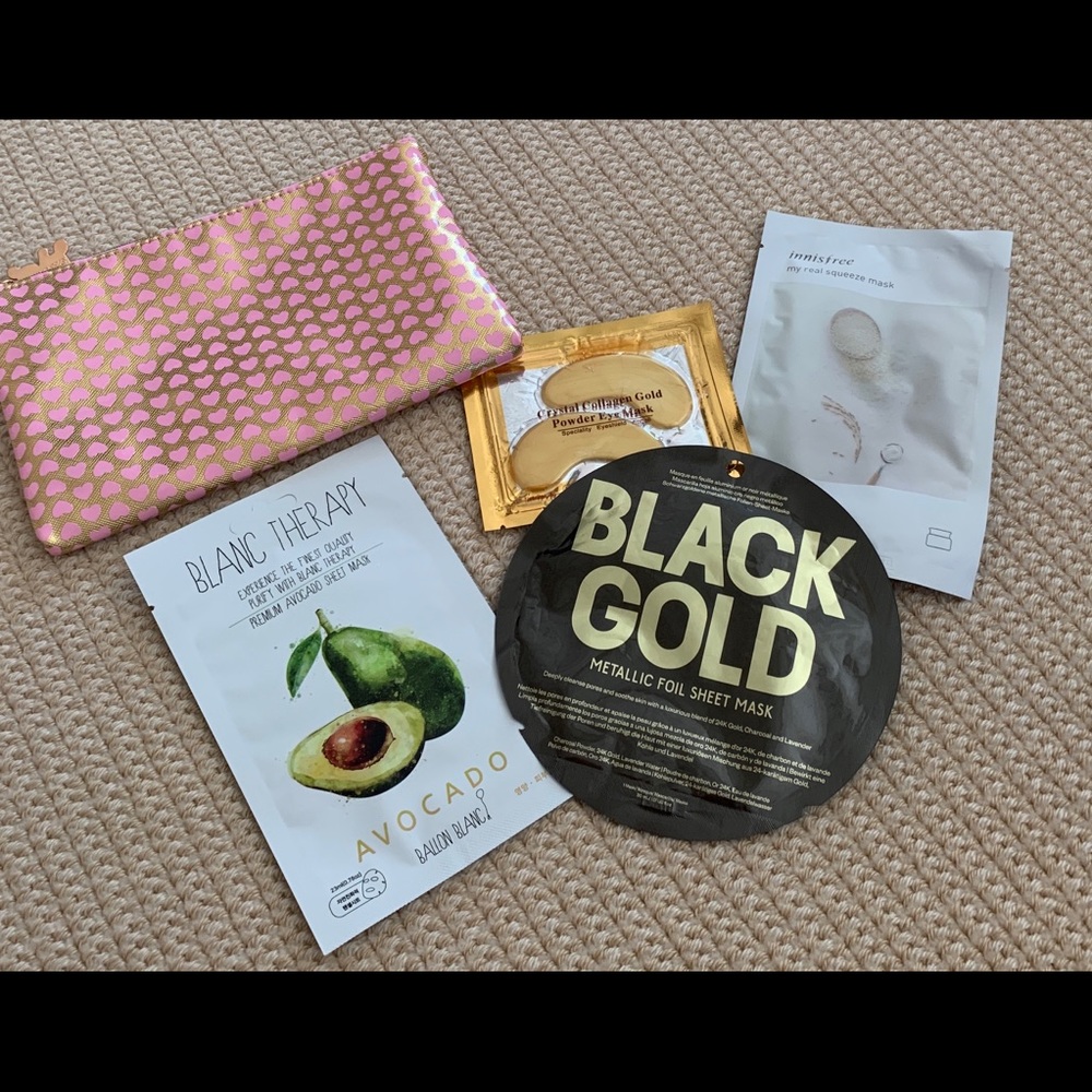 Face mask, cosmetic bag, and bath bomb bundle!